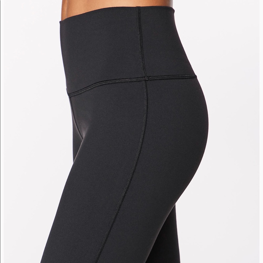 Black lululemon yoga pants